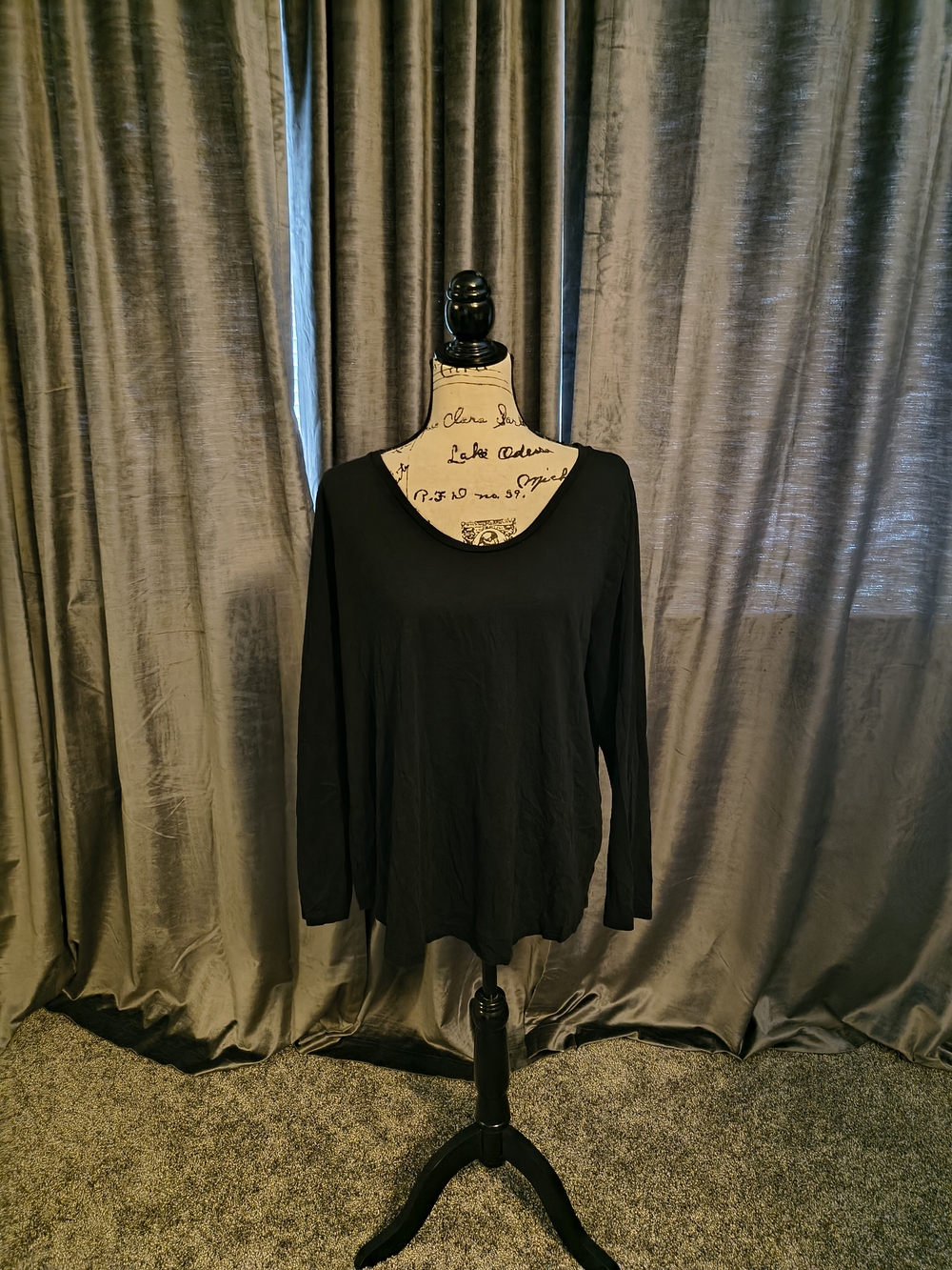 LOFT Black Scoop Neck Long Sleeve Knit